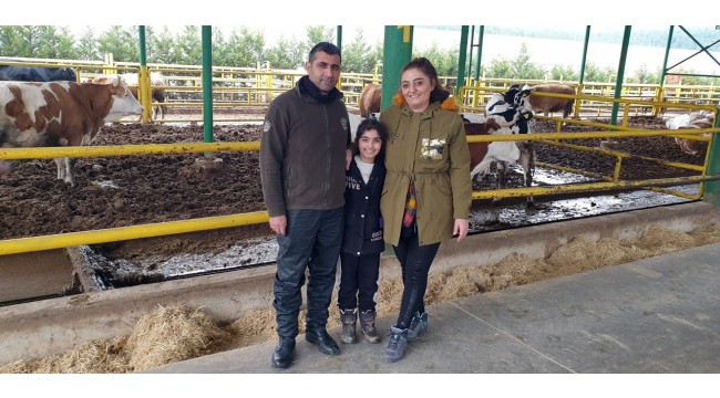 FAO projesiyle işini büyüten kadın çiftçinin yüzü gülüyor