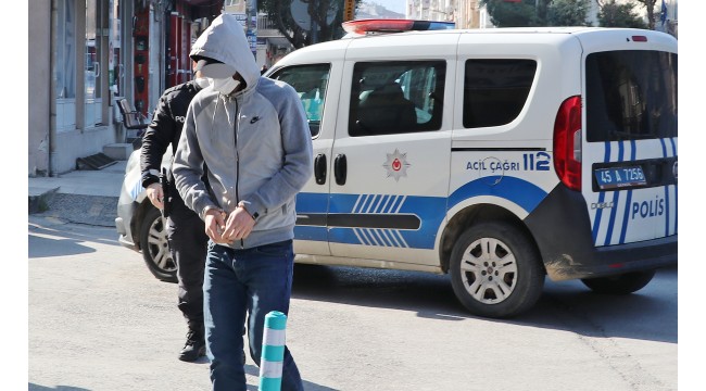 Husumetlisine ait tekel bayisini yakmak isteyen şüpheli gözaltına alındı