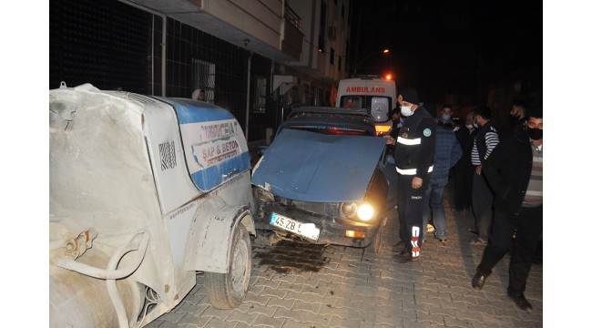 Otomobille park halindeki harç makinesine çarptı: 1 yaralı
