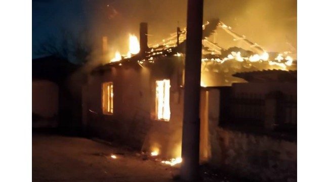 Cami lojmanında sobadan çıkan yangında 1 kişi öldü, 2 kişi yaralandı