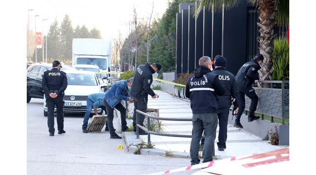 İş yerine ateş açan şüpheli aranıyor