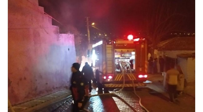 İtfaiye ekiplerine hain saldırı: 2 personel darbedildi!