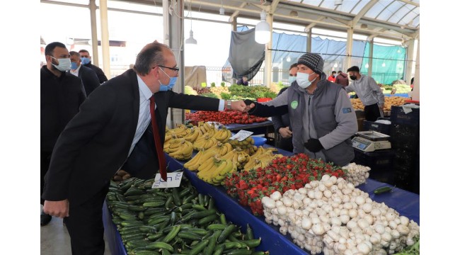Başkan Akın'dan pazar ziyareti: 'Tedbirlere uymaya devam edelim'