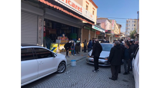 Hırdavatçıda çıkan silahlı kavgada 1 kişi öldü, 3 kişi yaralandı