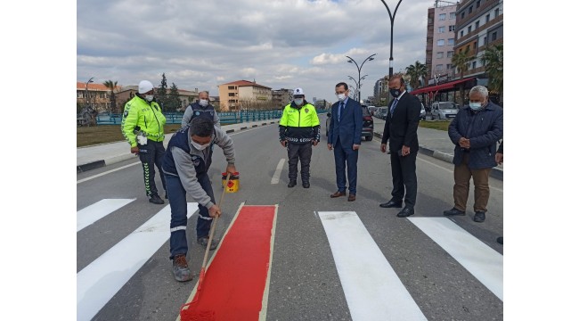 Yaya önceliği için kırmızı çizgi uygulaması