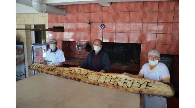 4 metre uzunluğunda pide üretildi