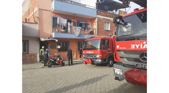 Evde aspiratörden çıkan yangın söndürüldü