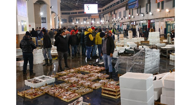 Sezonu bereketli geçiren balıkçılar koronavirüs döneminde cirolarını katladı