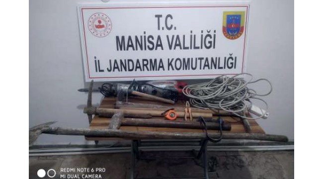 Sit alanında kaçak kazı yapan 2 kişi yakalandı