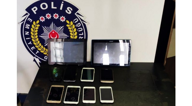 Telefoncu dükkanından hırsızlık şüphelisine suçüstü! Tutuklandı