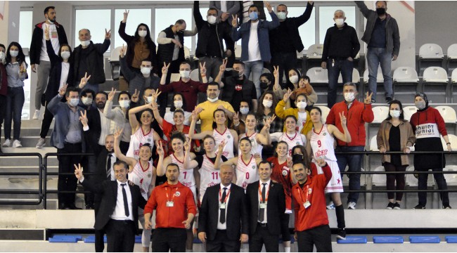 Turgutlu Belediyespor zorlansa da kazandı: 68-62