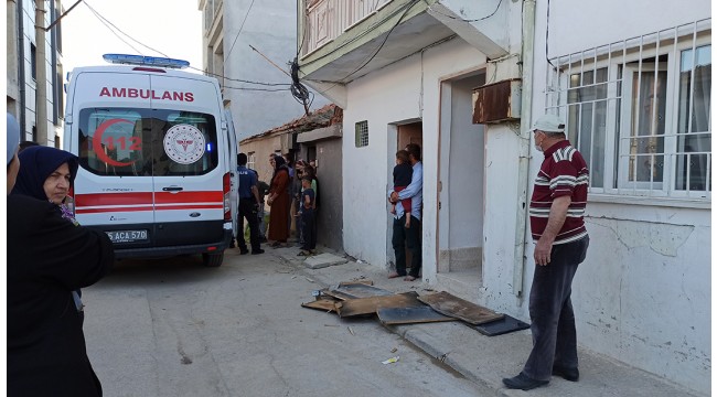 Manisa'da Afganistan uyruklu kişi eşini bıçakla yaraladı