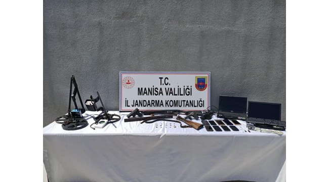 Turgutlu ve 4 ilçede jandarmadan tarihi eser operasyonu: 8 gözaltı