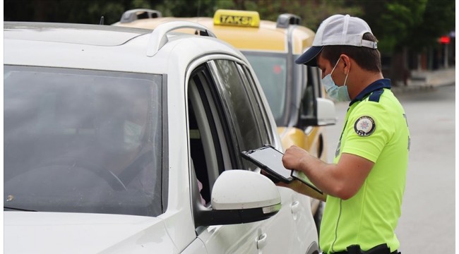 Sokağa çıkma kısıtlamasını ihlal eden 79 bin 186 kişi hakkında işlem yapıldı