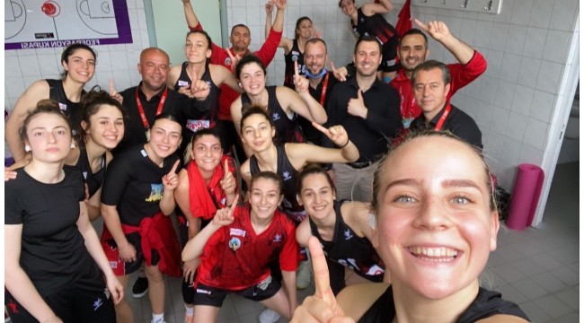 Turgutlu Belediyespor'un kızları 6'lı final grubunda!