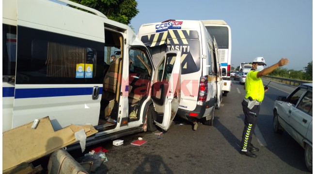 5 aracın karıştığı zincirleme trafik kazasında 17 kişi yaralandı