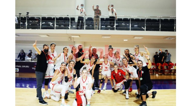 Altın kızlar finallere galibiyetle başladı