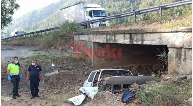 Derbent'te otomobil menfeze yuvarlandı: 1 ölü, 1 yaralı