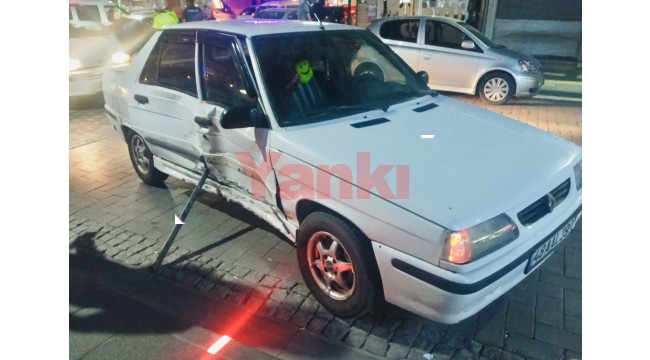 İki otomobil çarpıştı: 1 yaralı