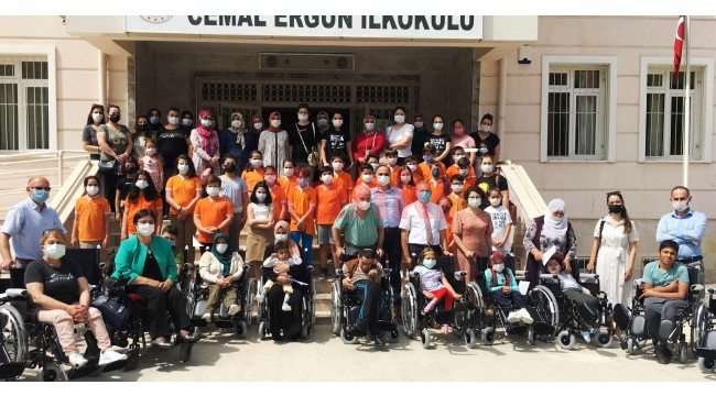 Kocaman alkışlar o minik öğrencilere ve Nazlı Öğretmen'e