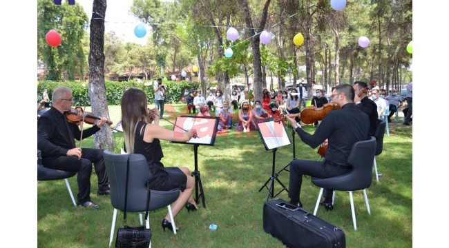 Ruh sağlığı hekimlerine doğa ortamında müzik ziyafeti