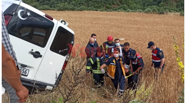 Şarampole devrilen otomobildeki 2 kişi yaralandı