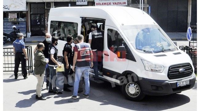 Turgutlu'da uyuşturucu çetesi çökertildi: 12 tutuklama