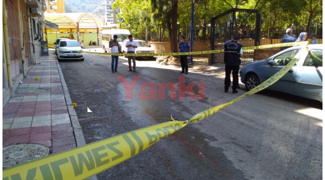 Pompalı tüfekli saldırıya uğrayan emlakçı ağır yaralandı