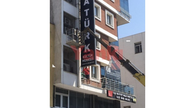 Turgutlu'da rüzgar etkili oldu