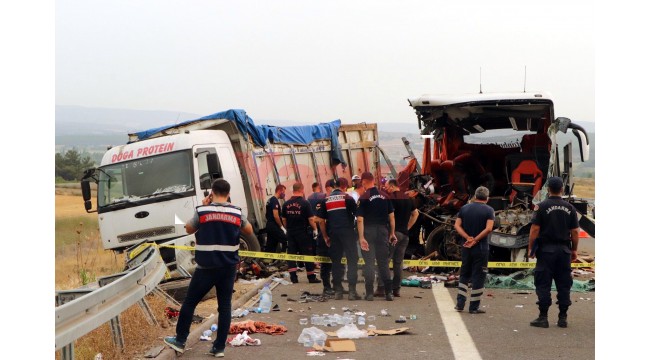 6 kişinin hayatını kaybettiği kazada TIR şoförü tutuklandı 