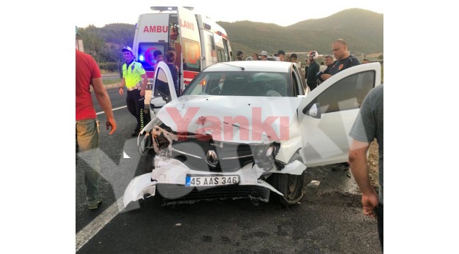 Akçapınar'da otomobil tankere arkadan çarptı: 4 yaralı