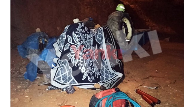 Devrilen traktörün altında kalan yaşlı adam yaşamını yitirdi