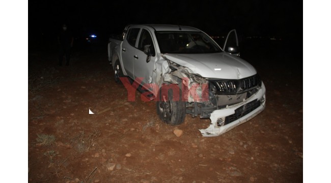 Manisa'da kamyonetin traktöre çarpması sonucu 3 kişi yaralandı