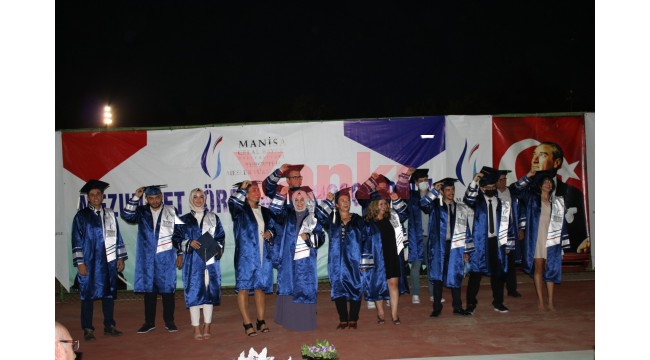 MCBÜ Turgutlu MYO 26.dönem mezunlarını uğurladı