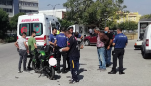 Ergenekon'da hafif ticari araç ile motosiklet çarpıştı: 2 yaralı