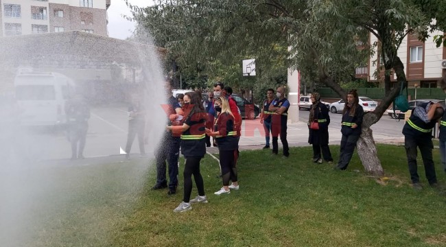 Gönüllü itfaiyecilerin eğitimi sürüyor