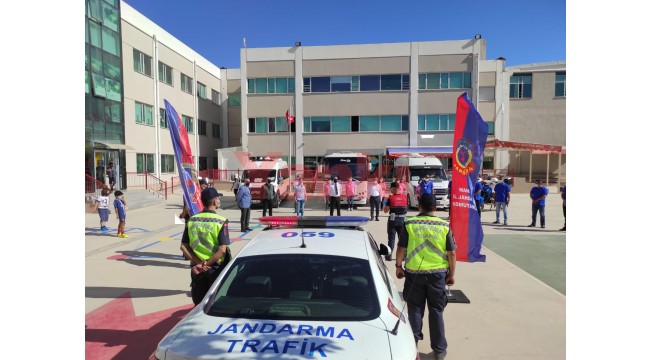 Jandarmadan servis şoförlerine trafik güvenliği semineri