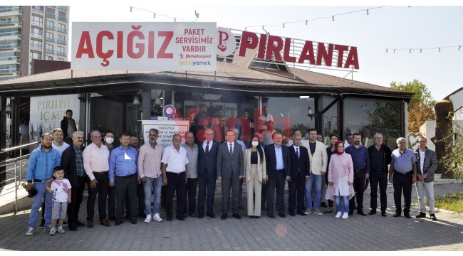 Turgutlu’da berberler ve kuaförlerden birlik beraberlik mesajı