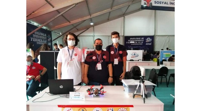 Turgutlulu öğrencilerin tasarladığı DR.UV Dezanfekte robotu TEKNOFEST'te finalde!