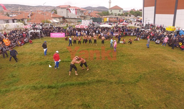 Kula Yağlı Pehlivan Güreşleri'nde Mustafa Taş, başpehlivanlığa ulaştı