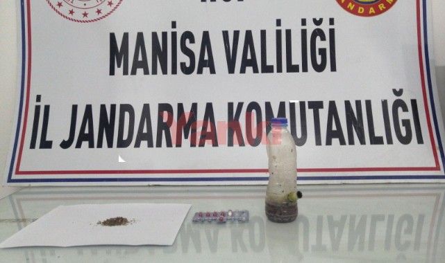 Manisa’da üzerlerinde uyuşturucu bulunan 3 kişi gözaltına alındı