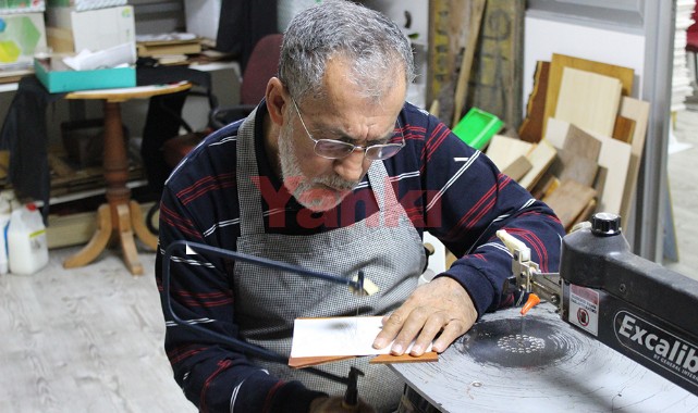 Manisalı naht sanatçısı, sergiden elde ettiği geliri üniversite öğrencilerine bağışlıyor