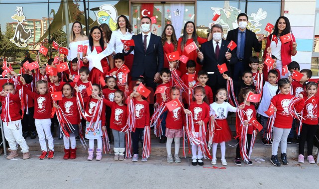Minikler, Cumhuriyet Bayramını Coşkuyla Kutladı