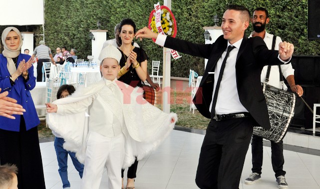 Saat Ailesi'nin mutlu günü
