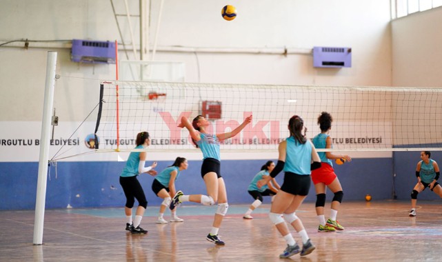 Turgutlu Belediyesi Kadın Voleybol Takımı İlk Maçına Çıkıyor