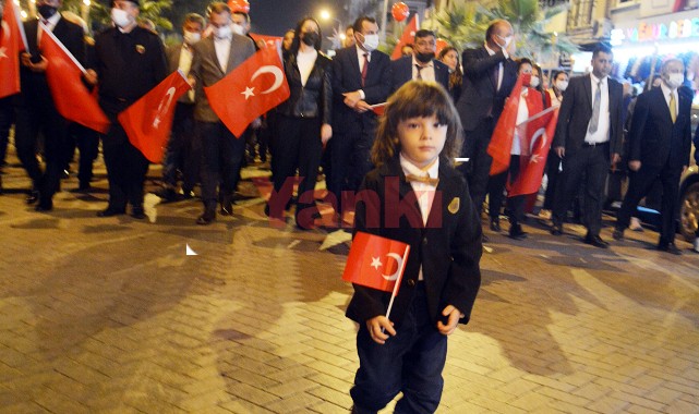 Turgutlu’da 29 Ekim Cumhuriyet Korteji