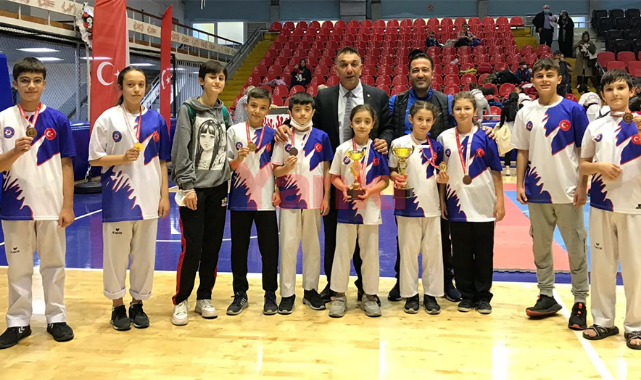 Akbey Akademi sporcuları madalyalara ambargo koydu