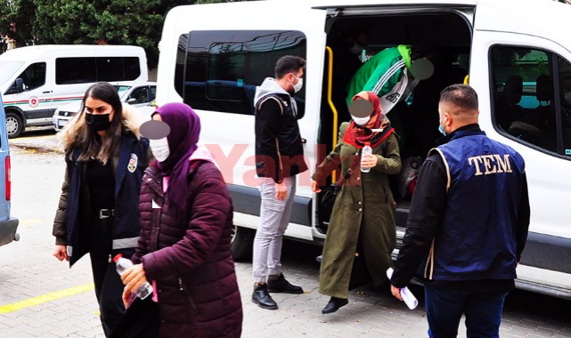 Manisa'da FETÖ'nün Gaybubet evlerine operasyon: 2'si kadın 4 gözaltı