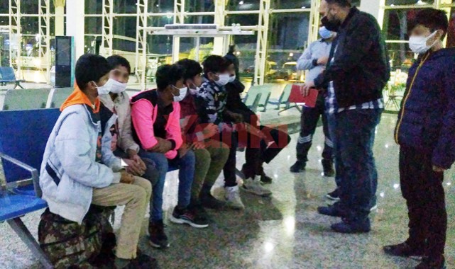 Manisa Otogarında bekleyen 7 düzensiz göçmen emniyete götürüldü