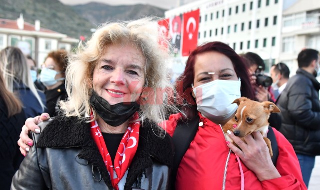 Manisalılar Atasını böyle andı 